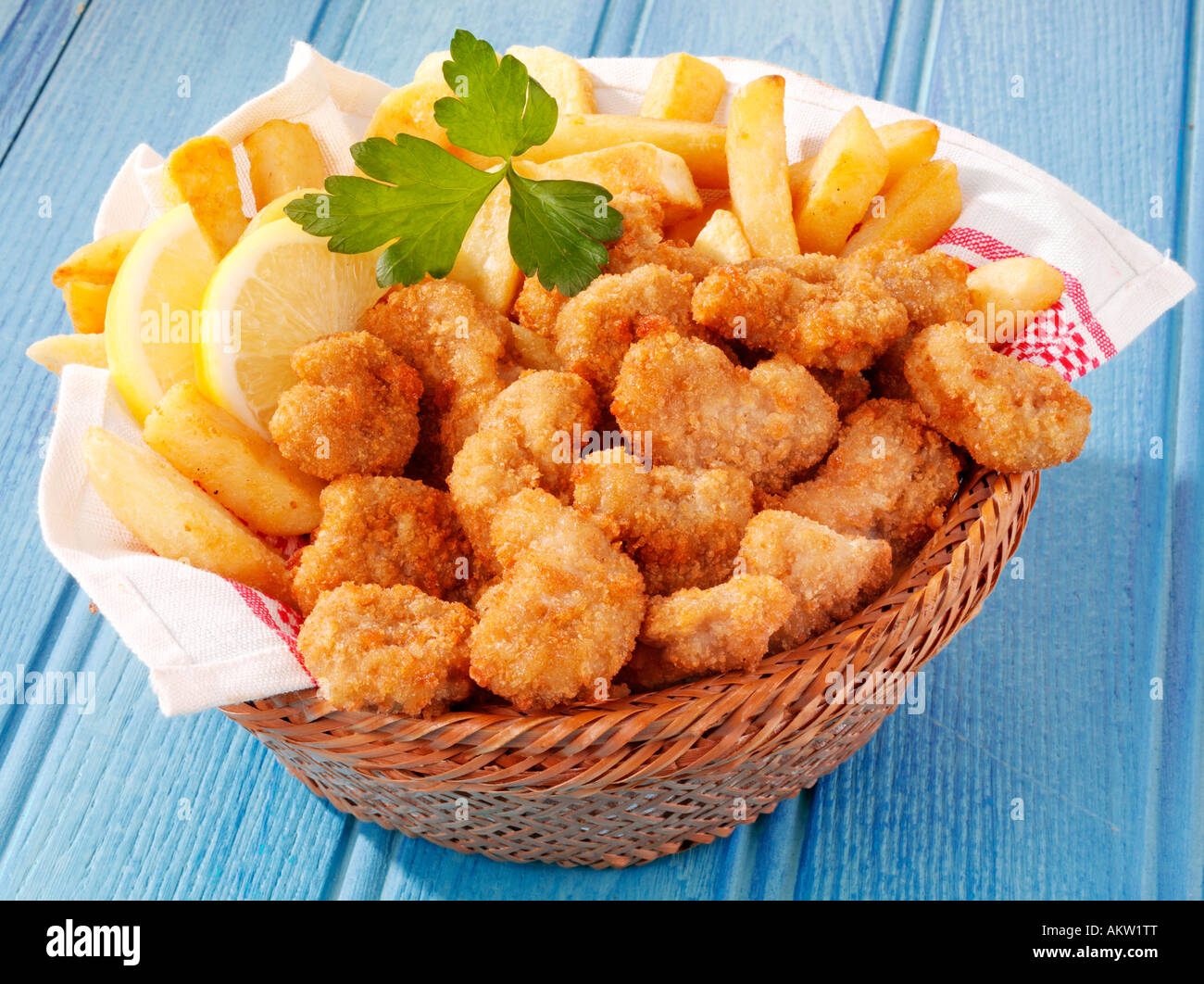 BASKET OF SCAMPI AND CHIPS Stock Photo Alamy
