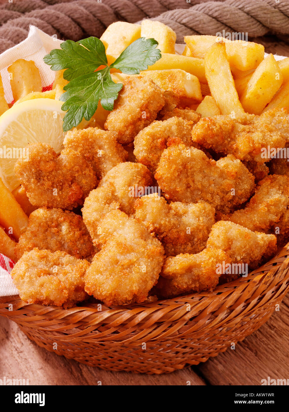 BASKET OF SCAMPI AND CHIPS Stock Photo Alamy