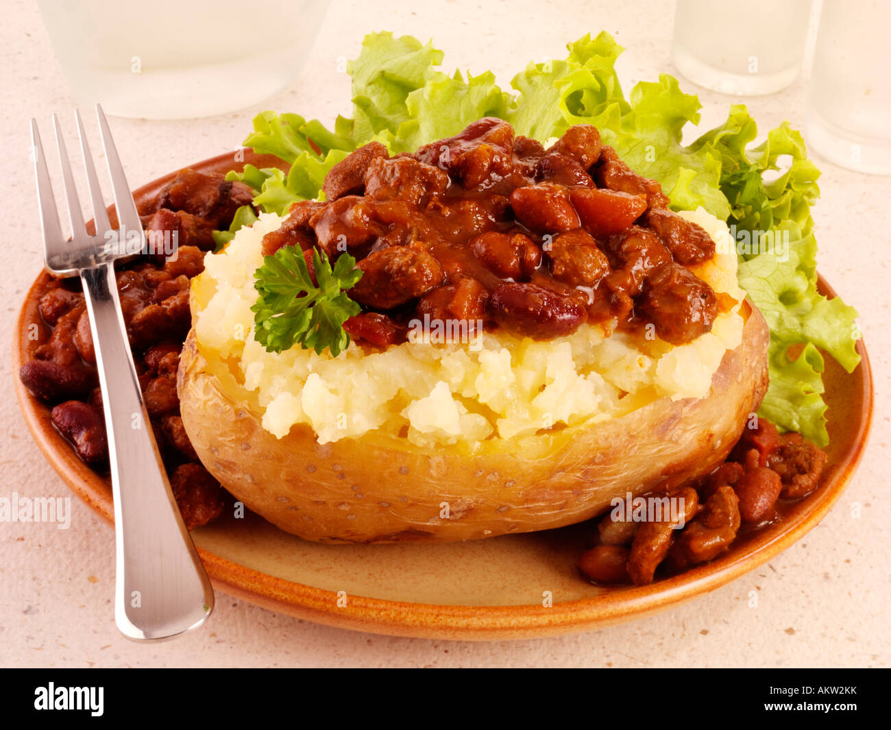 BAKED POTATO WITH CHILLI CON CARNE Stock Photo Alamy