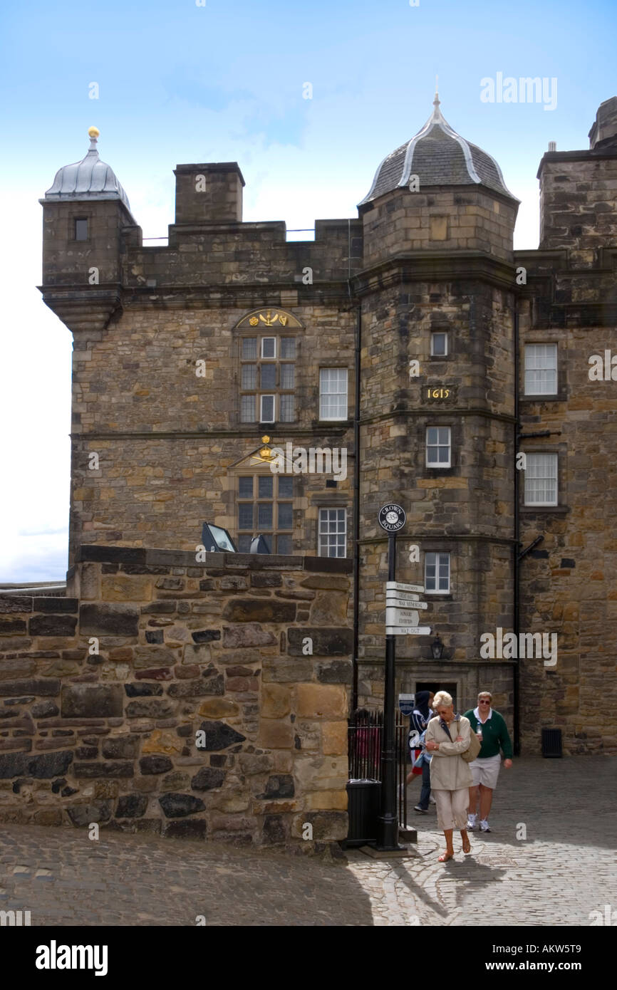 Edinburgh castle crown jewels hi-res stock photography and images - Alamy