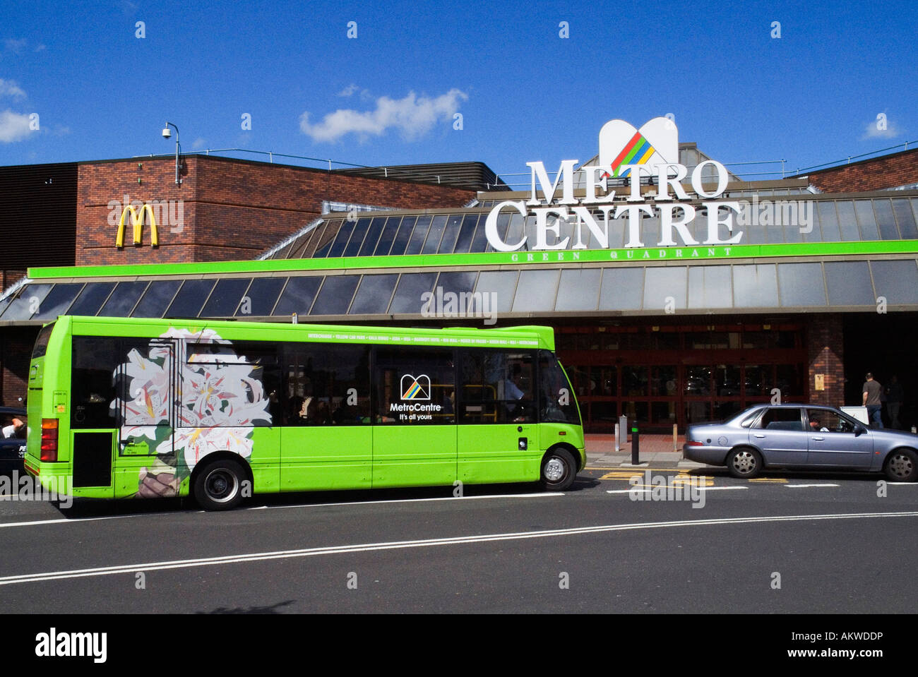 dh Metro centre shuttle bus NEWCASTLE NORTHUMBRIA British mall transport shopping exterior Stock Photo
