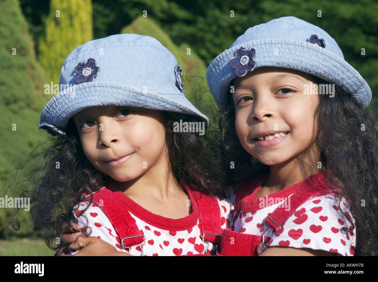 African twin sisters hi res stock photography and images Alamy