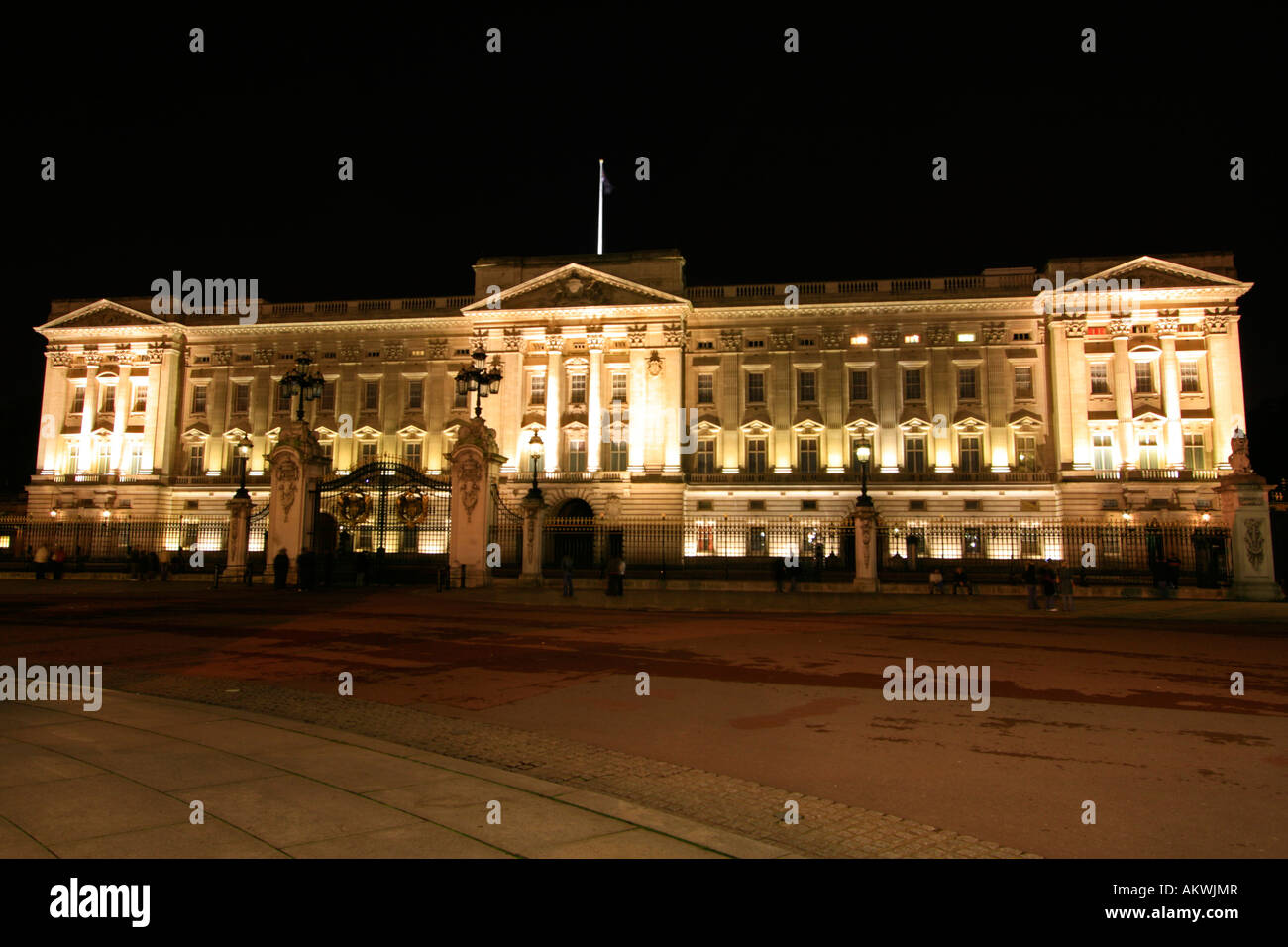 night time with new lighting scheme on buckingham palace london Stock Photo  - Alamy