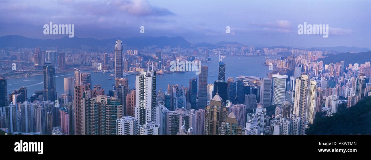 Victoria harbour hong kong day hi-res stock photography and images - Alamy