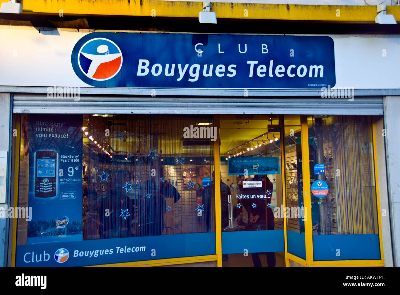 Paris Fra-nce, Shopping Cellphone Stores 'Bouygues Telecom' Storefront Sign Window Front Stock Photo