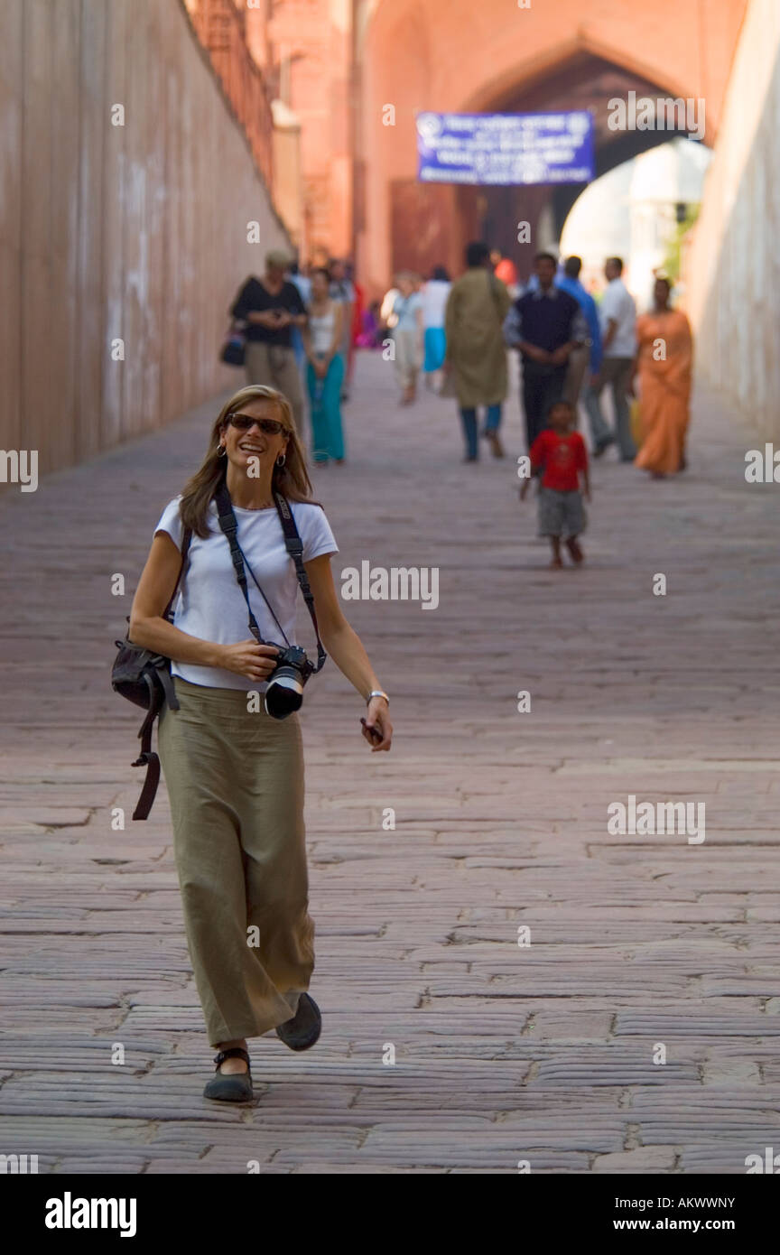 Wende Valentine walks down the path from Agra's Red Fort in Agra, Uttar Pradesh, India. - Stock Image
