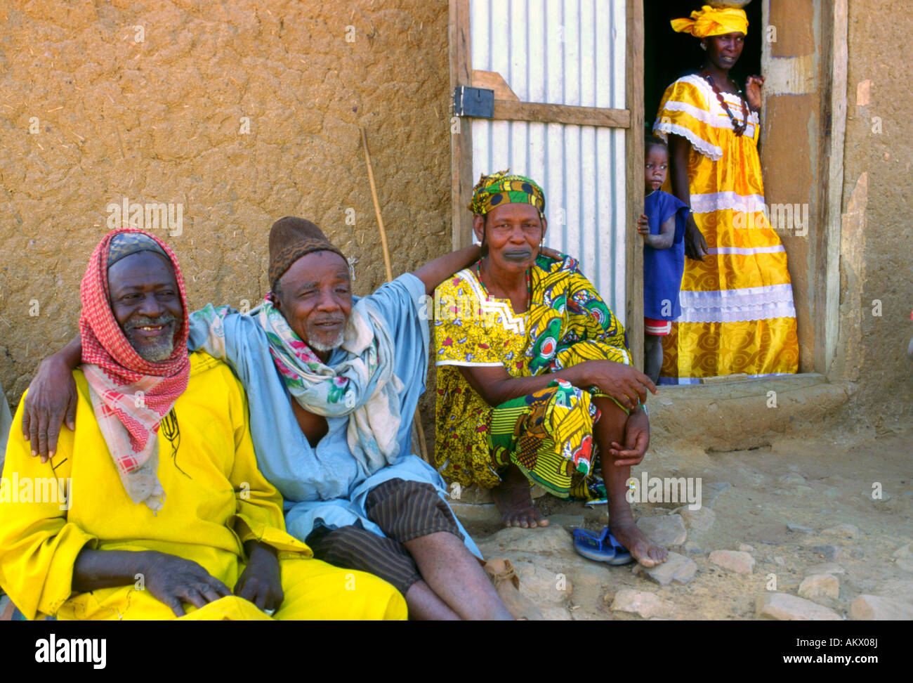 Villagers in the Dogon village of Tougoume Mali Stock Photo - Alamy