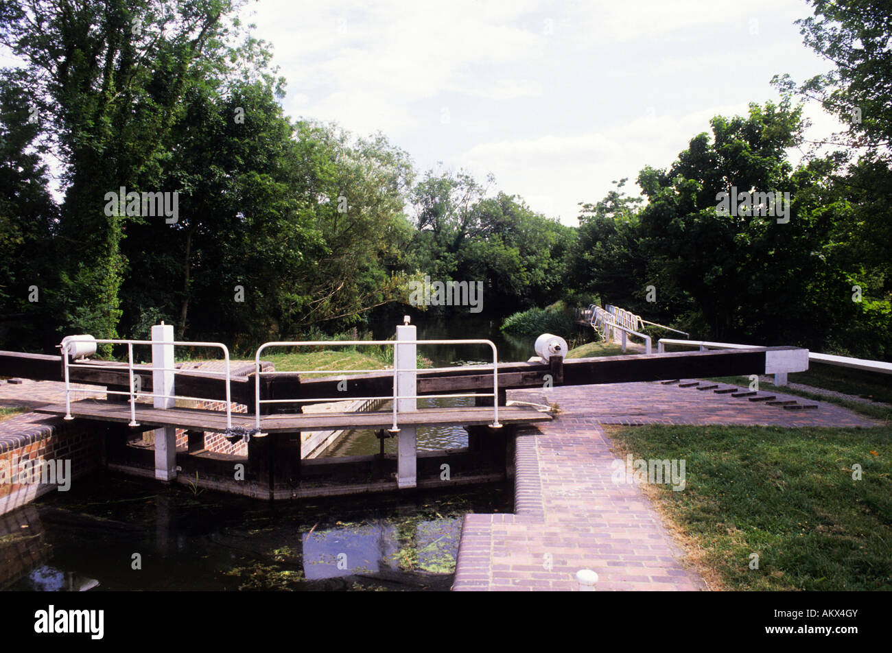 Woolhampton Lock Kennet Avon Canal Berkshire Stock Photo