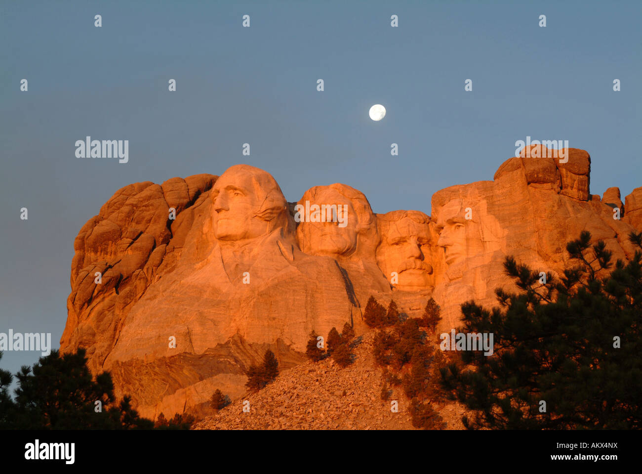 Sunrise mount rushmore hires stock photography and images Alamy