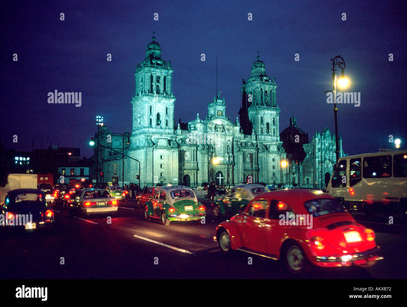 Evening rush hour traffic and the Zocalo Mexico City Stock Photo Alamy