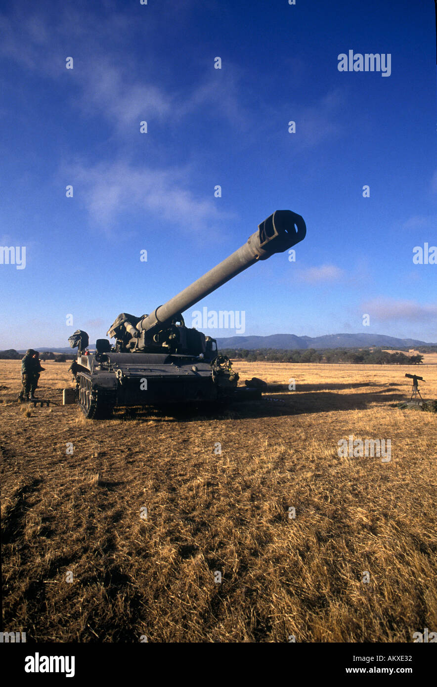 California National Guard training with track driven howitzer at Camp Roberts, CA Stock Photo
