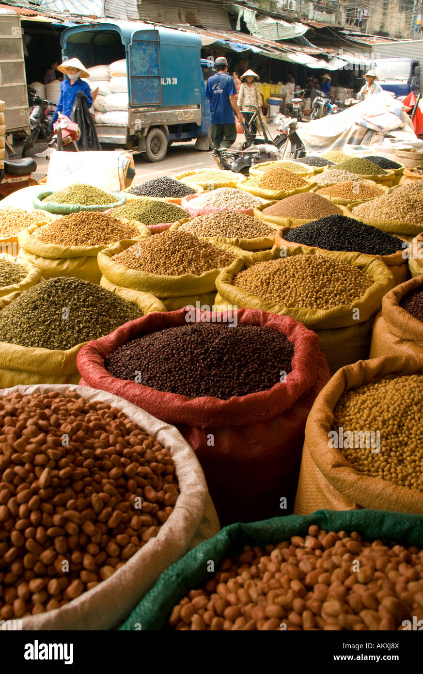 Shop stall vendor saigon hi-res stock photography and images - Alamy