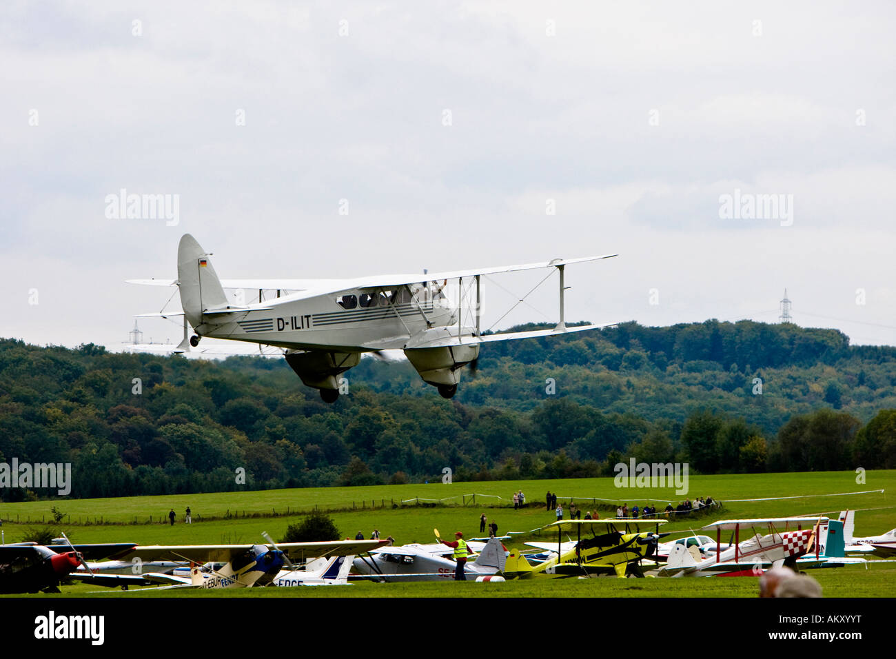 De havilland dh 89 dragon rapide hi-res stock photography and images ...