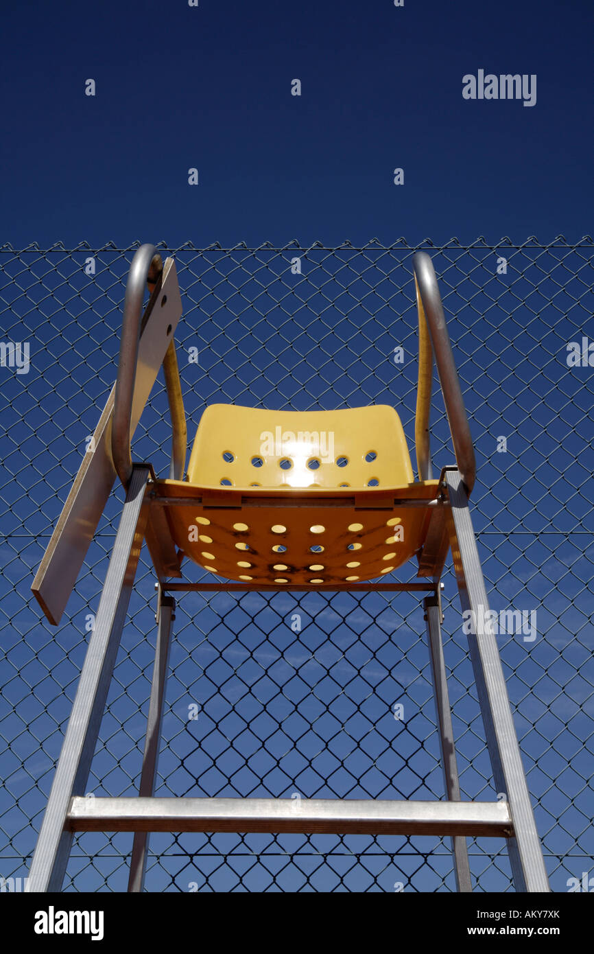 Tennis umpire high chair hi-res stock photography and images - Alamy
