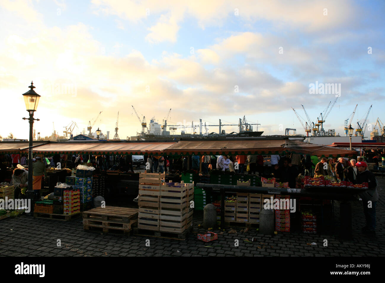 Market stand on the Hamburger Fischmarkt in the morning, Altona, Hamburg, Germany Stock Photo