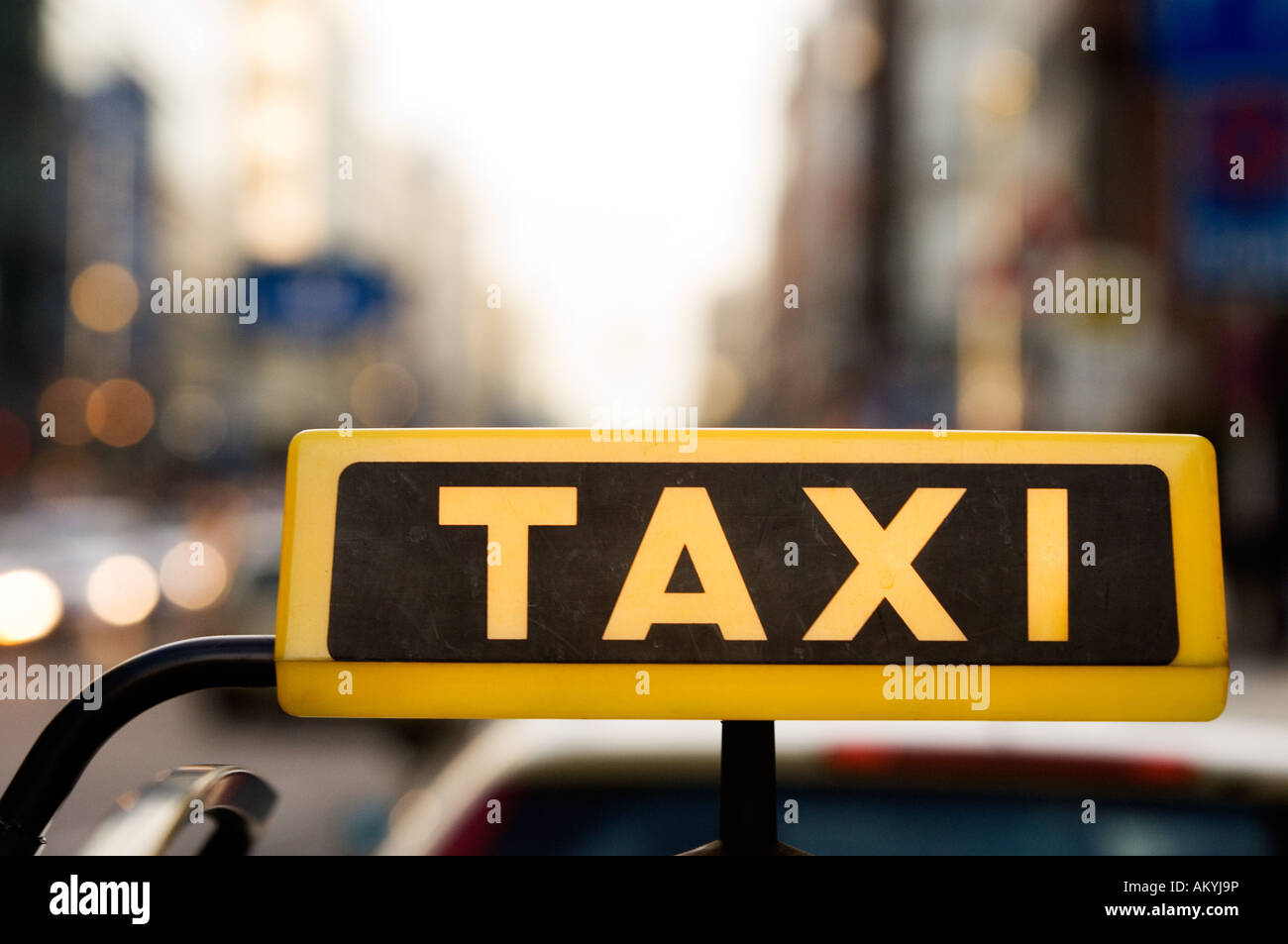 54.100+ Fotos, Bilder und lizenzfreie Bilder zu Taxi Schild