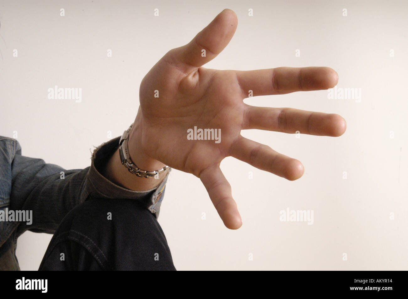 hands fingers dexterity manual skin rheumatism arthritis pain joints