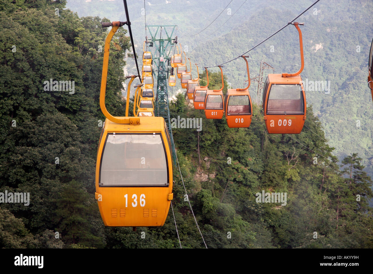 Ropeway to the Purple Cloud Temple, Wudang Mountains, China Stock Photo