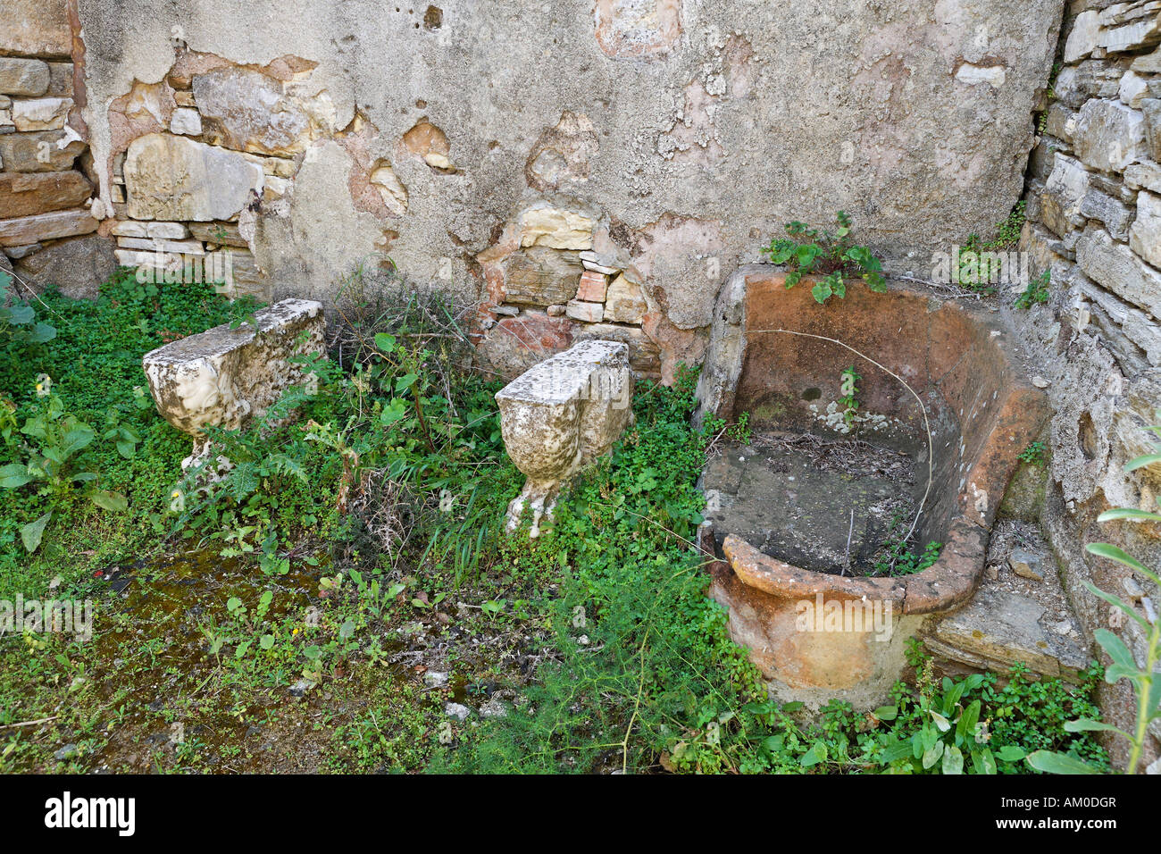 Historische badewanne hires stock photography and images Alamy