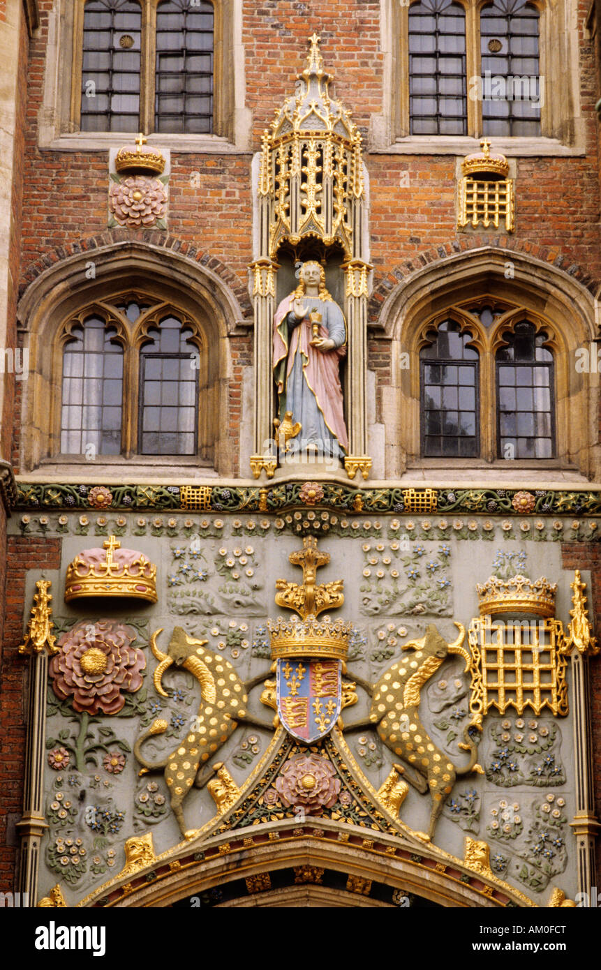 Cambridge St John s College gatehouse arms of Lady Margaret Beaufort statue of St John Stock Photo