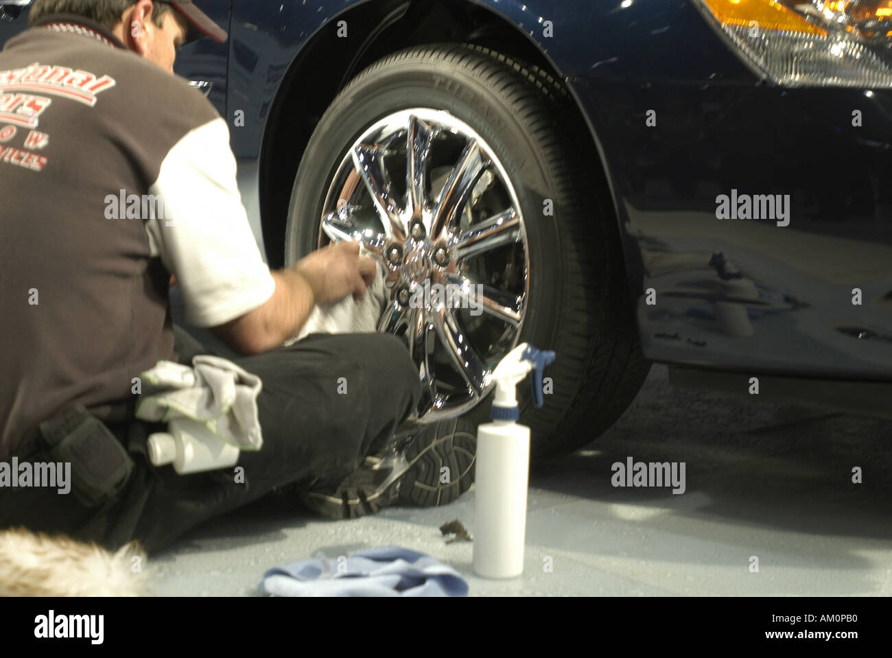 Car hub caps hires stock photography and images Alamy