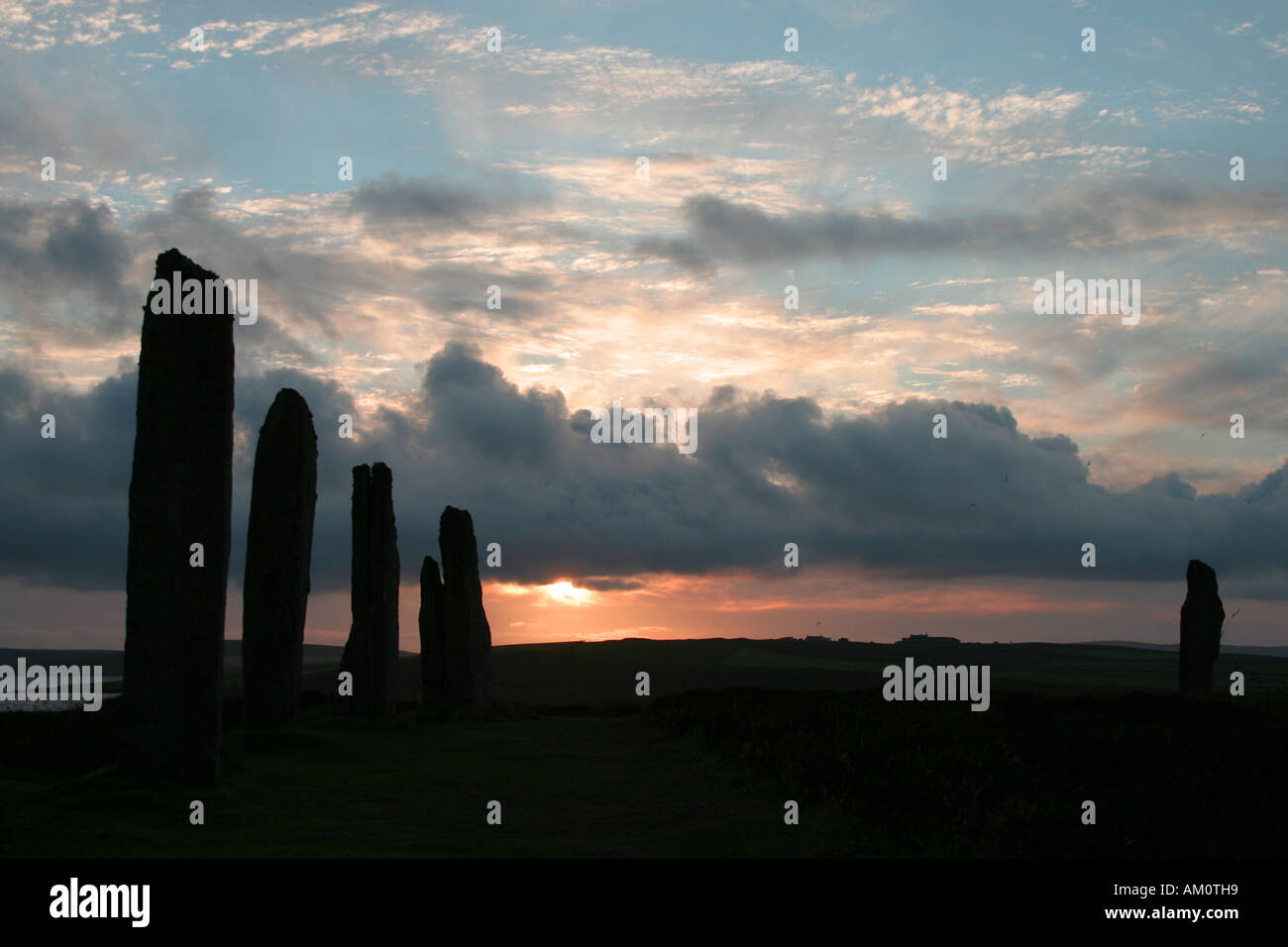 the-ring-of-brodgar-at-sunset-orkney-scotland-stock-photo-alamy