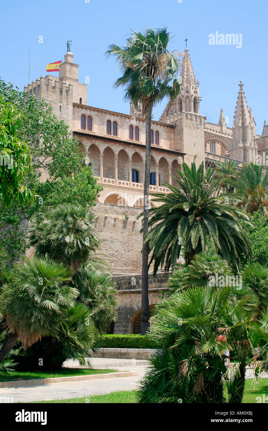 Palacio de la Almudaina in front of La Seu Cathedral, Palma, Mallorca, Spain Stock Photo