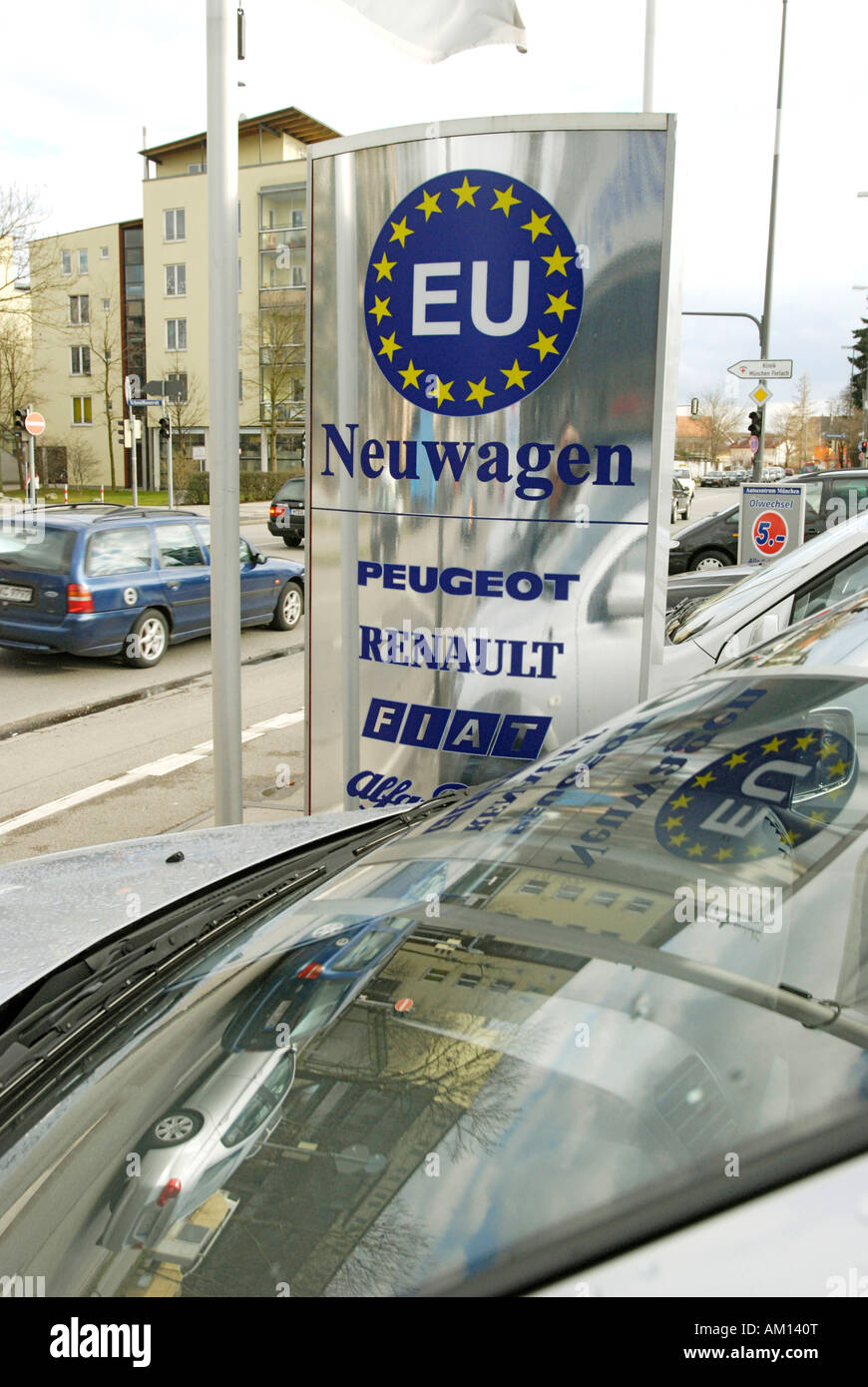 Car dealer - Sign: 'EU new cars - Peugeot, Renault, Fiat, Alfa' , Munich. Stock Photo