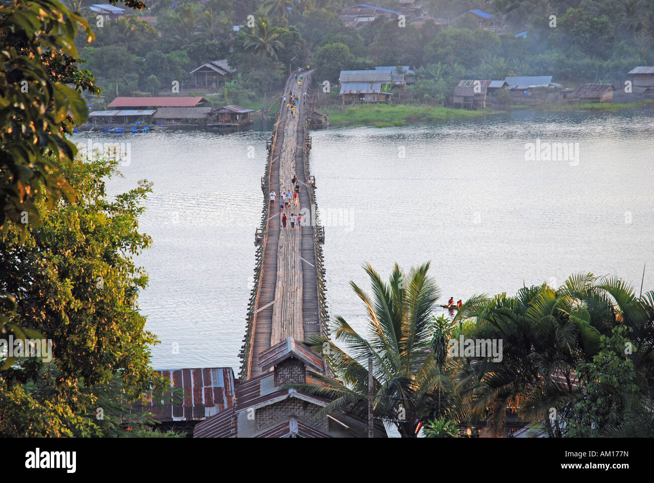 Uttamanusorn (Mon Bridge), Sanklaburi to Waeng Khan, the longest wooden bridge in Thailand, Asia Stock Photo