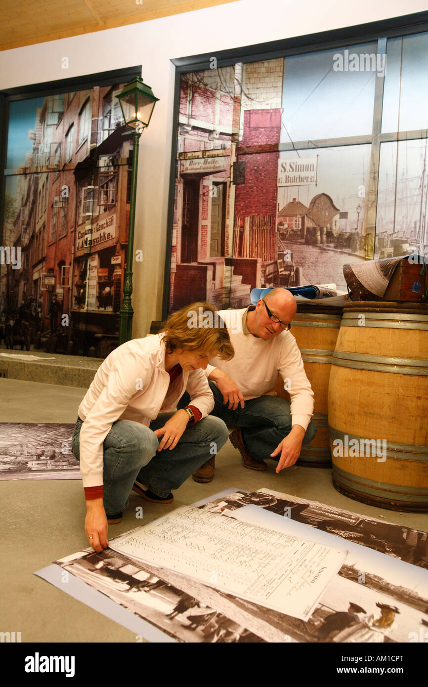 Germany, Hamburg, Veddel, Ballinstadt: Emigration Museum, working staff installing the exhibition Stock Photo