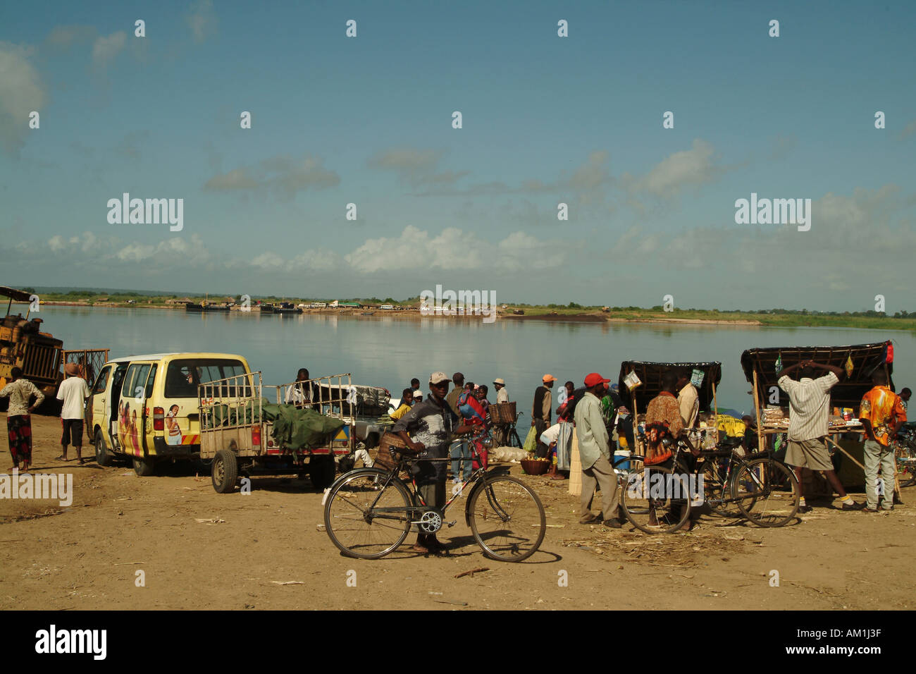 Southern Africa Mozambique Vehicles and foot passengers waiting to cross the Zambezi river Stock Photo