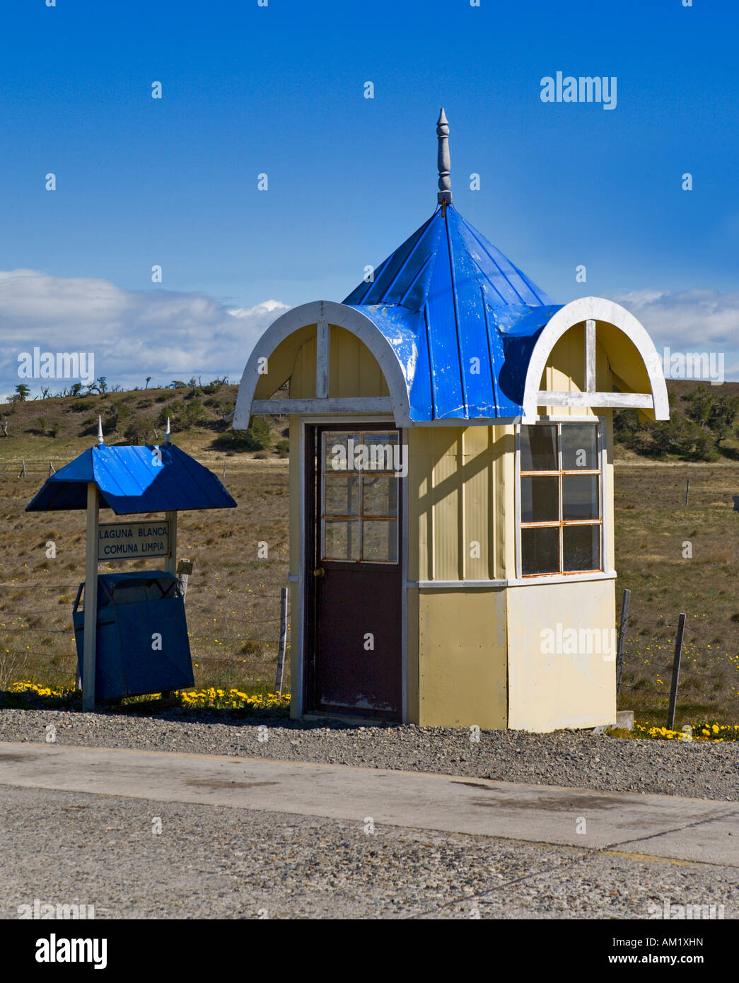 American Bus Shelter High Resolution Stock Photography and Images - Alamy