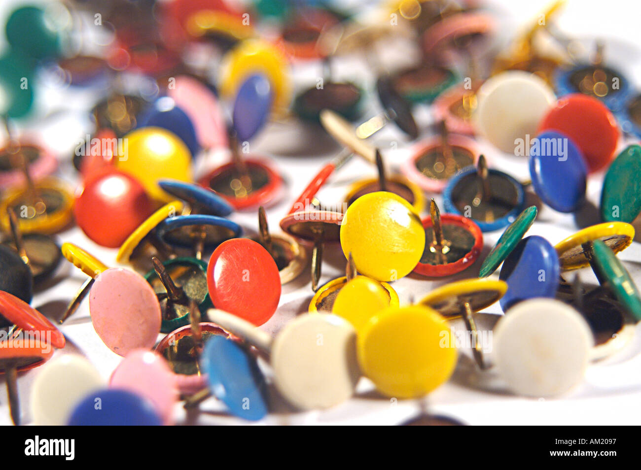 Many coloured Drawing Pins Stock Photo Alamy