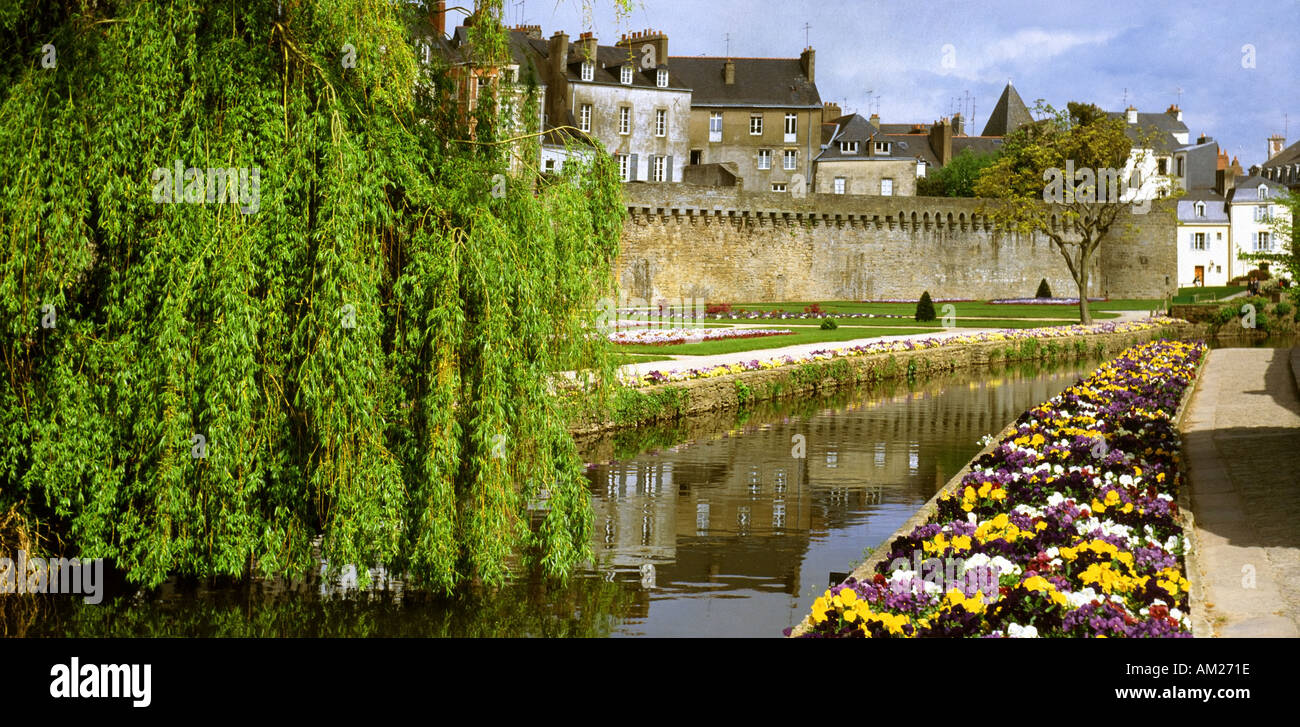 france brittany morbihan chateau ramparts and walls of old town vannes Stock Photo