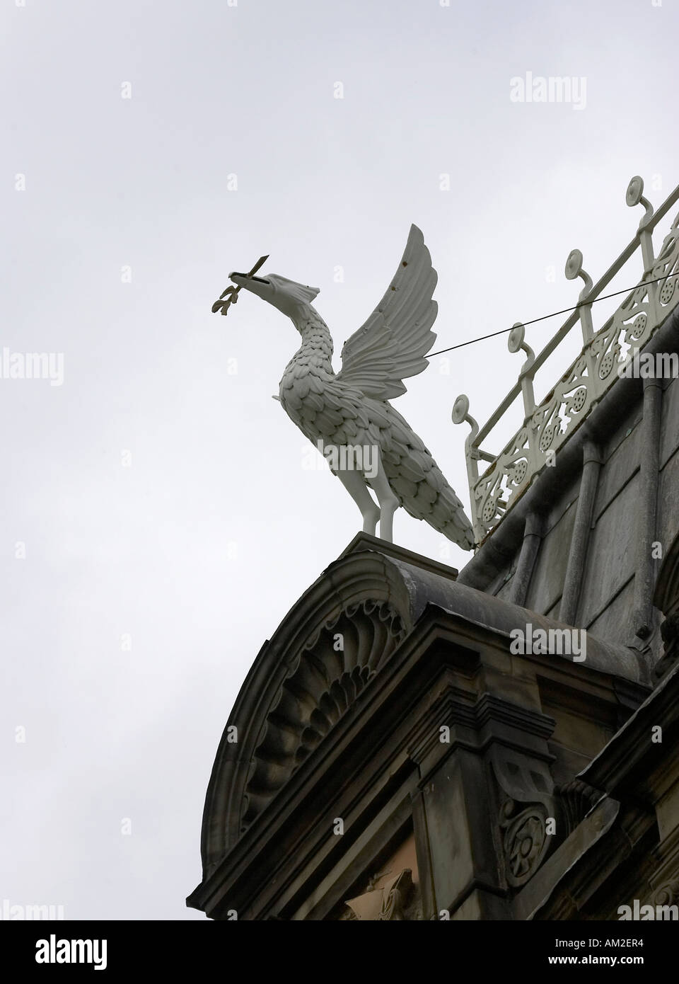 The Mersey Chambers White Liver Bird Stock Photo Alamy