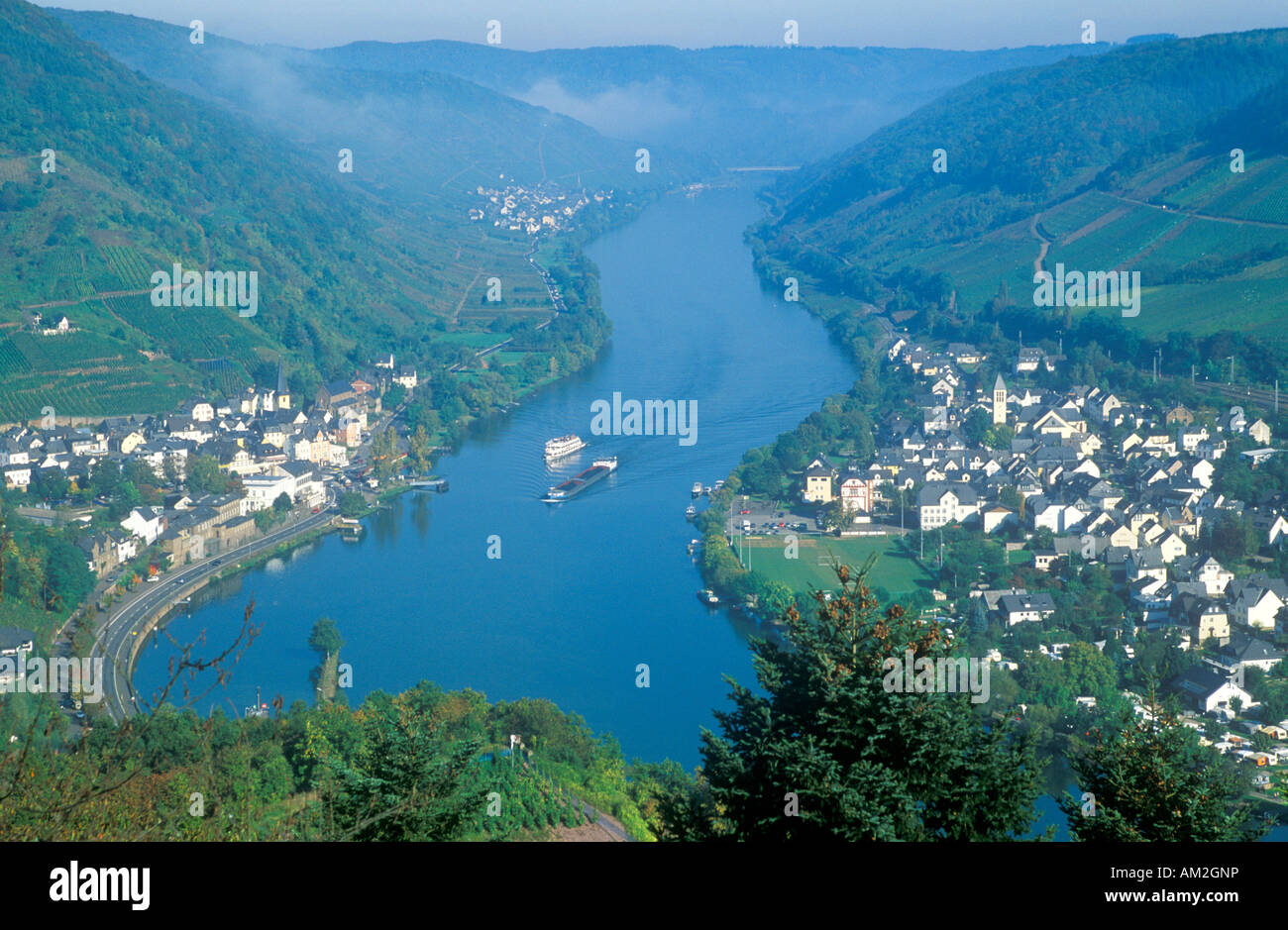 panoramic view of the River Moselle Valley in Germany with the towns Alf (left) and Bullay (right) Stock Photo