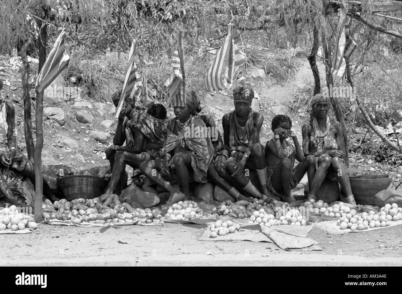 African masks Black and White Stock Photos & Images Alamy
