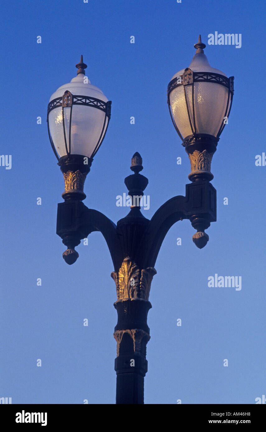 Vintage street lighting hi-res stock photography and images - Alamy