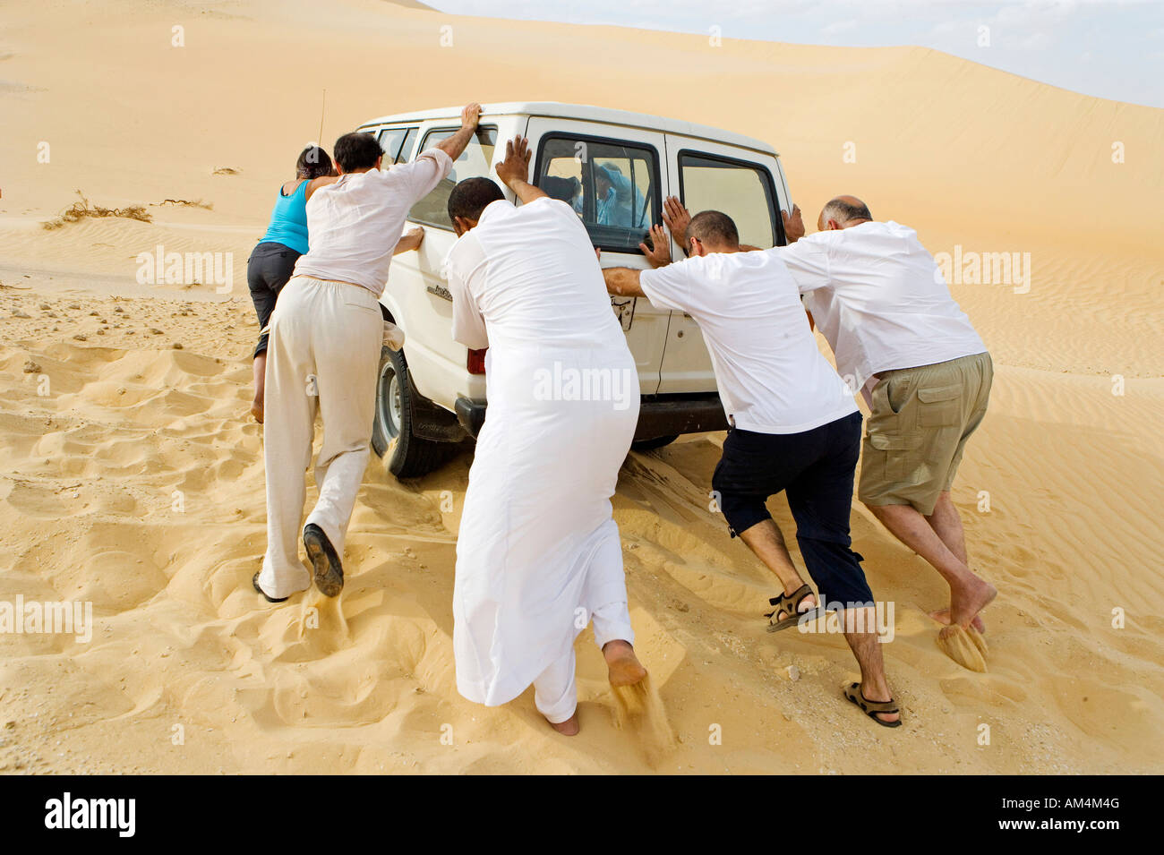 Egypt, Libyan desert, fourwheel drive stuck in the Great Sand Sea