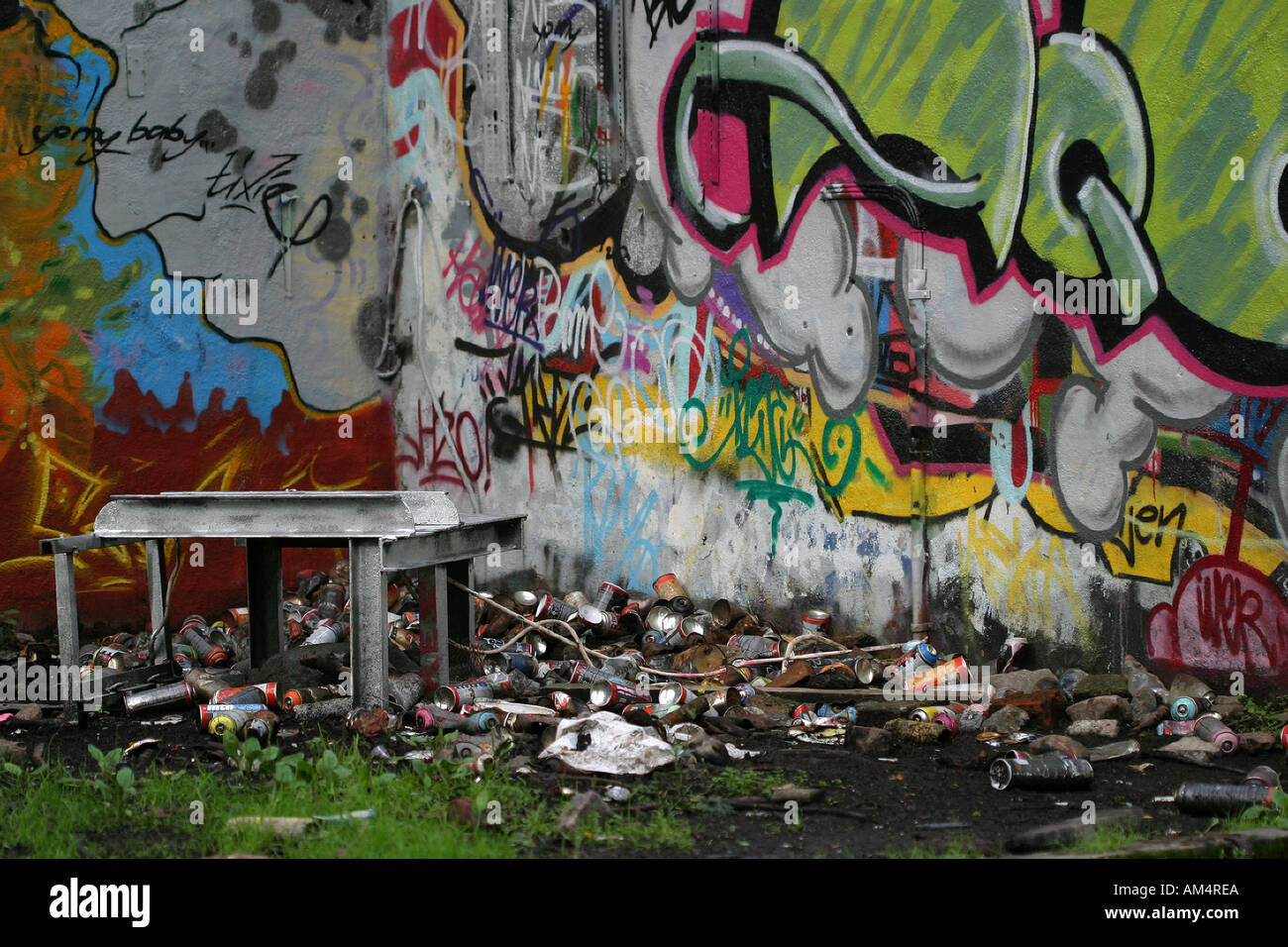 Criminal litter hires stock photography and images Alamy