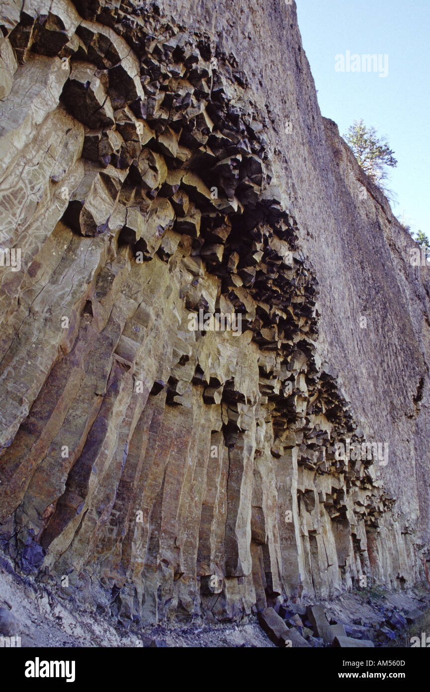 Basalt cliff yellowstone national park hires stock photography and
