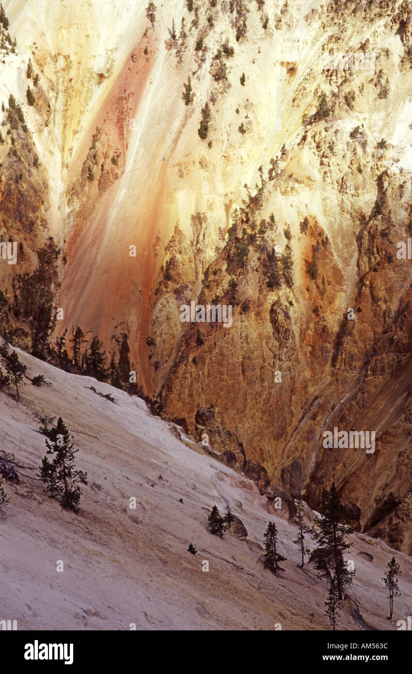 Rocky mountain ravine eroded hi-res stock photography and images - Alamy