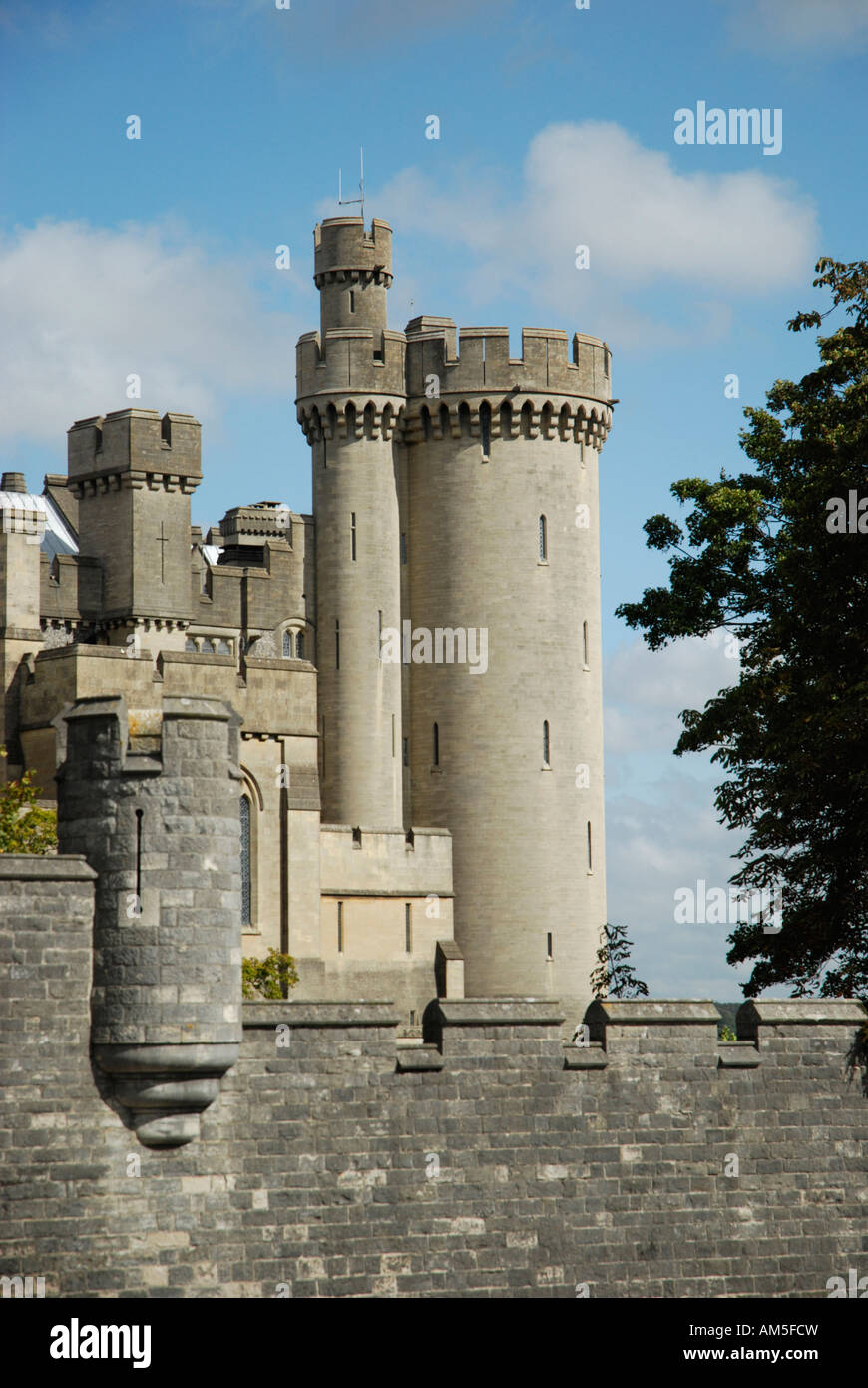 Arundel castle towers turrets hi-res stock photography and images - Alamy