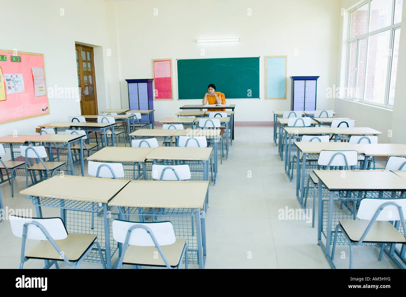 Teacher empty classroom hi-res stock photography and images ...