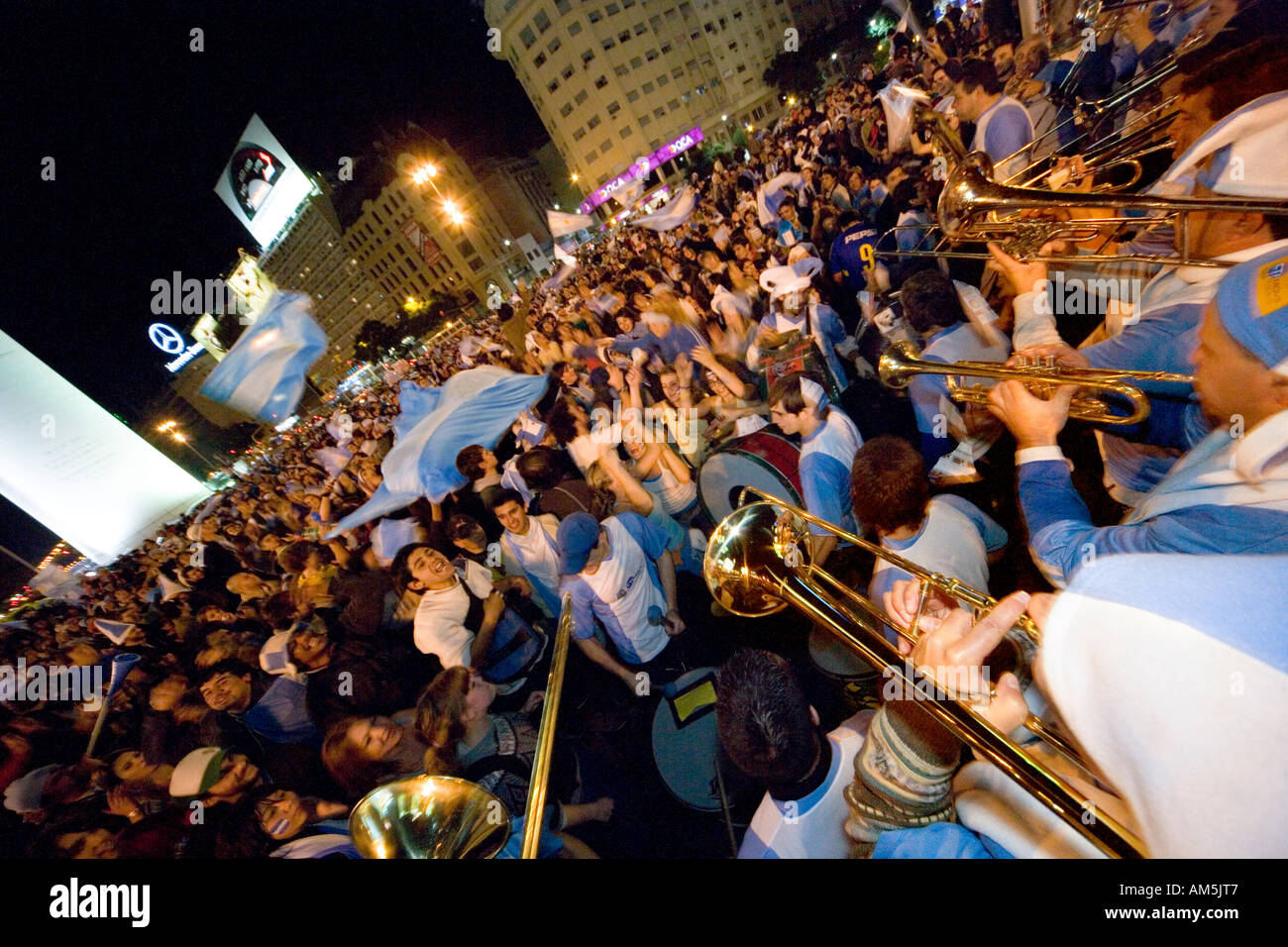 Football crowd cheering hires stock photography and images Alamy
