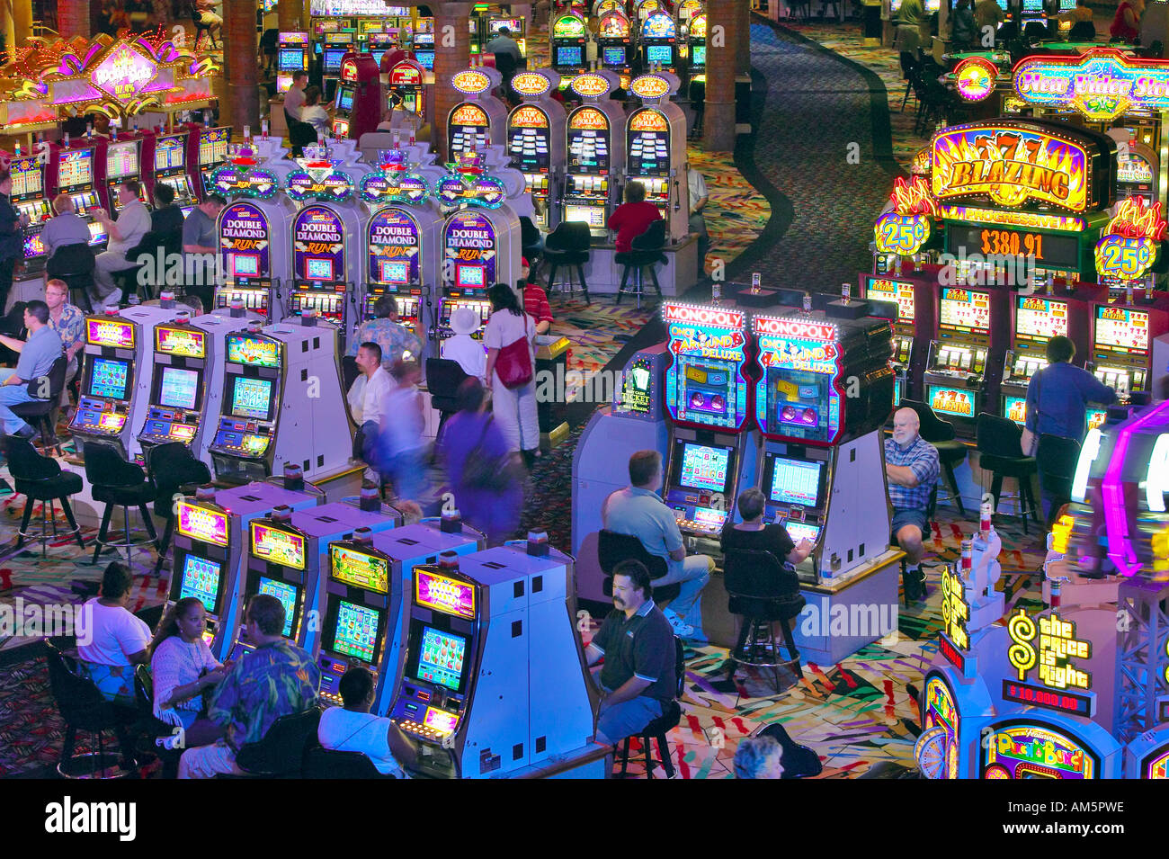 Slot Machine Multile Rows Rows of gaming machines hi-res stock photography and images - Alamy