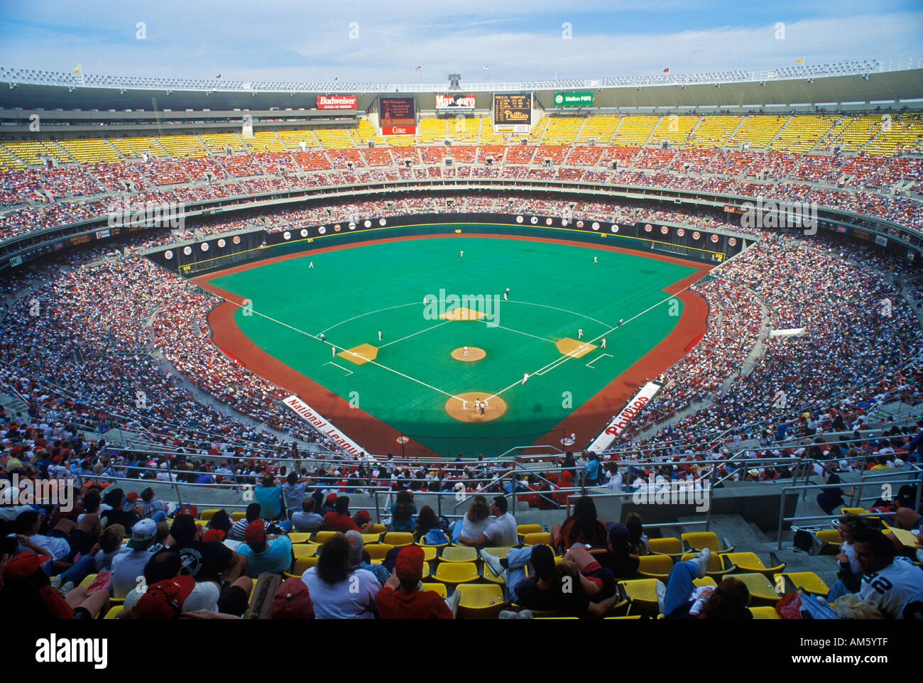 Veteran s Stadium during Major League Baseball game between Phillies