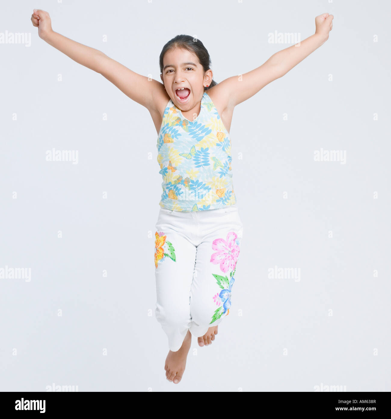 Open arms kid black girl hi-res stock photography and images - Alamy