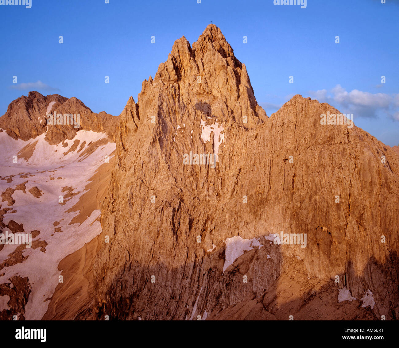 Left hand Leutascher Dreitorspitze, central Partenkirchener Dreitorspitze, right hand Signalkopf, Wettersteingebirge, Tyrol, Au Stock Photo