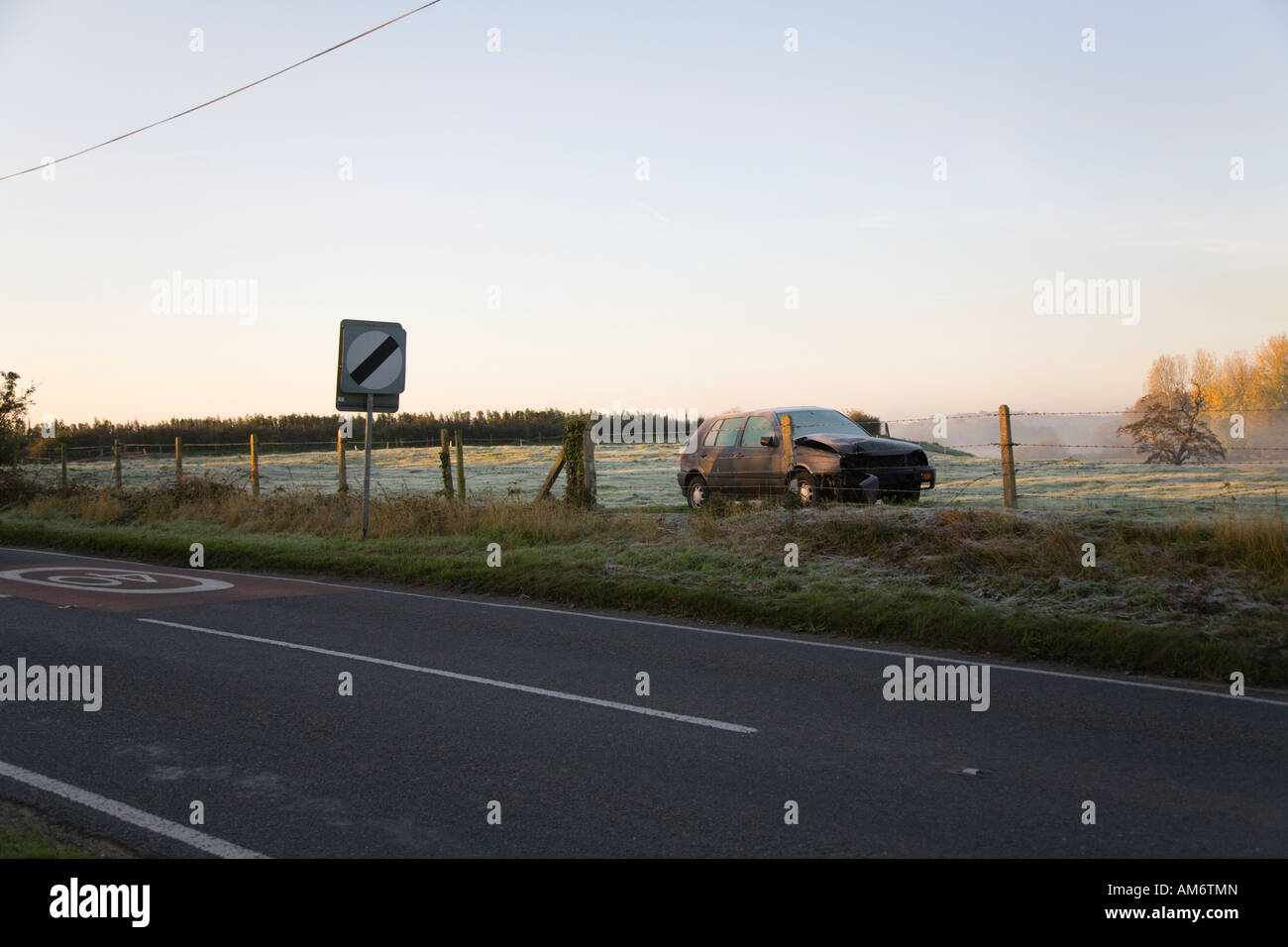 Stationary old wrecked car hi-res stock photography and images - Alamy